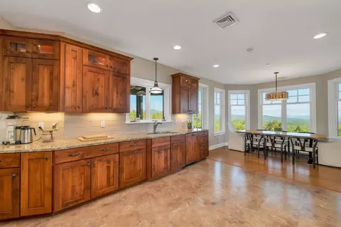 Kitchen - 960 Beach Pond Rd, Wolfeboro, NH 03894 photo 2 of 6