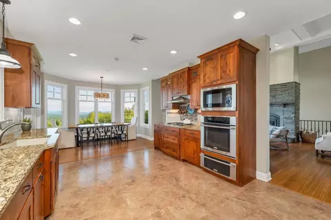 Kitchen - 960 Beach Pond Rd, Wolfeboro, NH 03894 photo 5 of 6