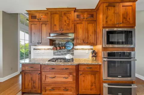 Kitchen - 960 Beach Pond Rd, Wolfeboro, NH 03894 photo 1 of 6