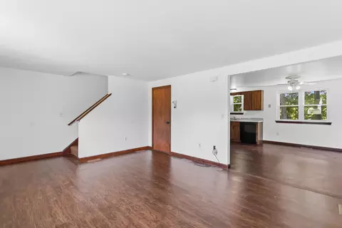 Living - 31 Juniper Rd # R, Derry, NH 03038 photo 4 of 7