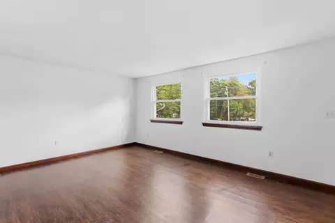 Living - 31 Juniper Rd # R, Derry, NH 03038 photo 2 of 7