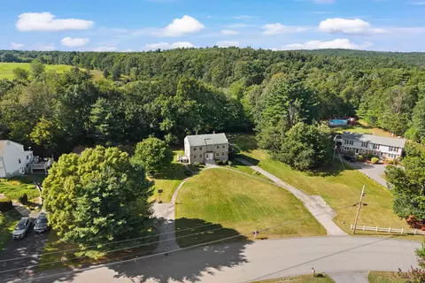View/Area - 31 Juniper Rd # R, Derry, NH 03038 photo 2 of 6