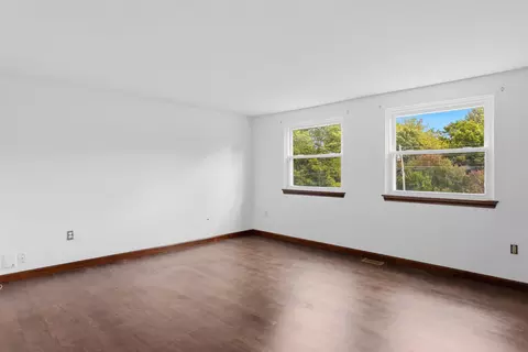Living - 31 Juniper Rd # R, Derry, NH 03038 photo 5 of 7