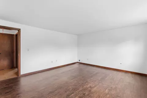 Living - 31 Juniper Rd # R, Derry, NH 03038 photo 6 of 7