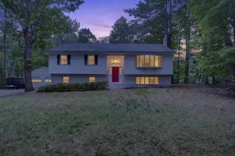 12 Sunnyside Dr, Durham, NH 03824
