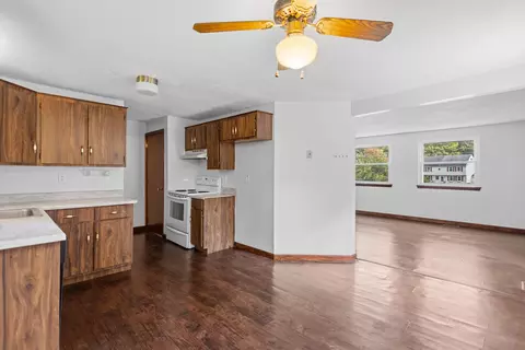 Living - 31 Juniper Rd # L, Derry, NH 03038 photo 5 of 7
