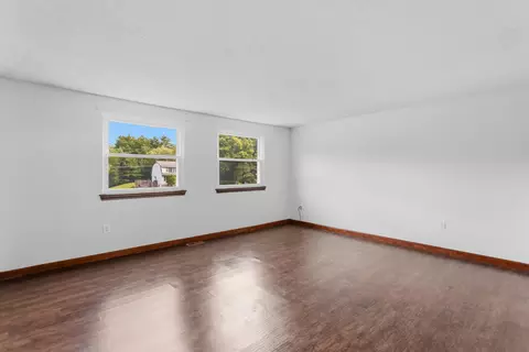 Living - 31 Juniper Rd # L, Derry, NH 03038 photo 6 of 7
