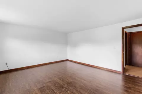 Living - 31 Juniper Rd # L, Derry, NH 03038 photo 7 of 7