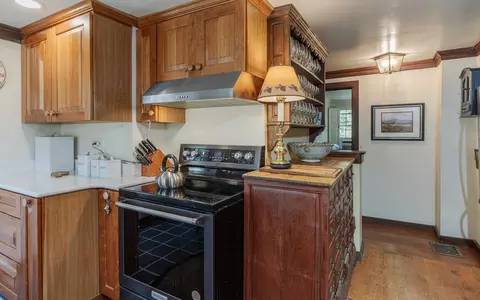 Kitchen - 23 Brook Rd, Rockingham, VT 05154 photo 5 of 8