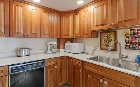 Kitchen - 23 Brook Rd, Rockingham, VT 05154 photo 7 of 8