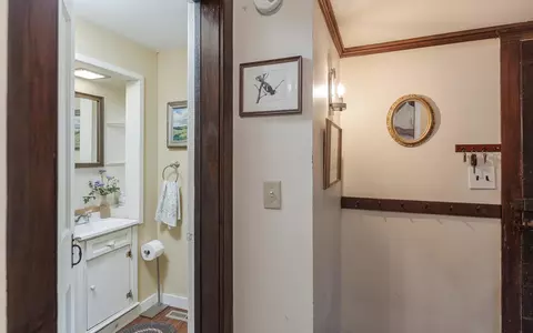 Entry Way - 23 Brook Rd, Rockingham, VT 05154 photo 3 of 12
