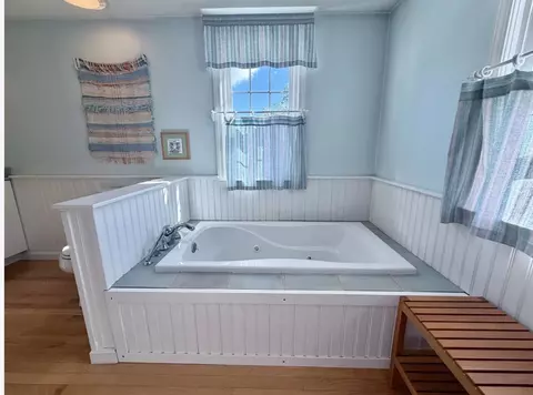 Bath - 10 Pearson Dr, Dover, NH 03820 photo 5 of 7