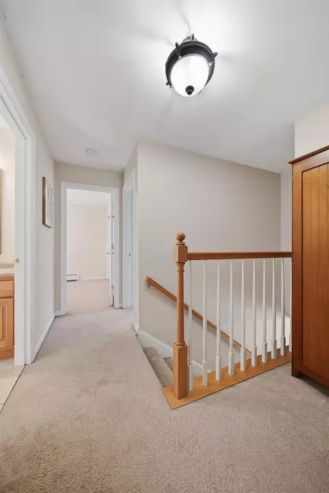 Entry Way - 298 Stocker Pond Rd, Grantham, NH 03753 photo 5 of 7