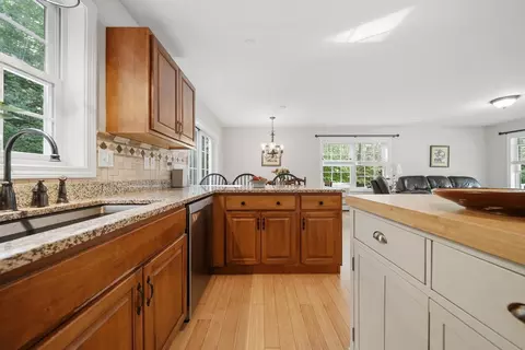 Kitchen - 298 Stocker Pond Rd, Grantham, NH 03753 photo 4 of 8
