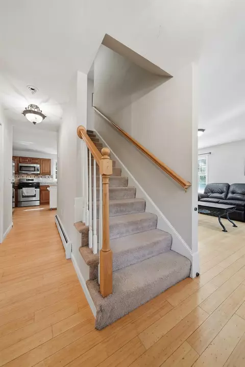 Entry Way - 298 Stocker Pond Rd, Grantham, NH 03753 photo 4 of 7