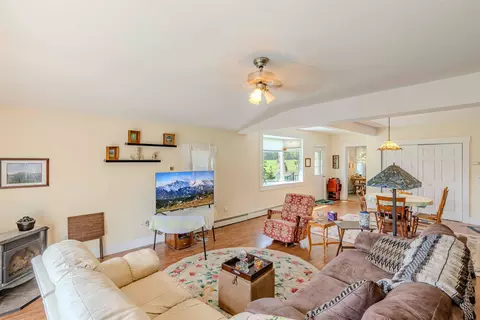Living - 279 Plains Rd, Monroe, NH 03771 photo 2 of 4