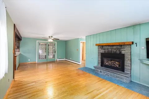 Living - 8 Juniper Rd, Derry, NH 03038 photo 3 of 4
