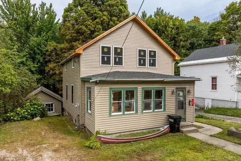 142 Maple St, Newport, NH 03773