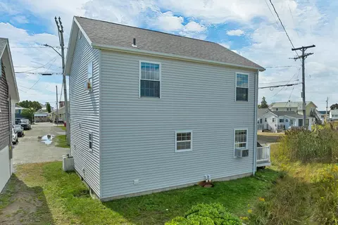 Exterior - 5 Chase St, Hampton, NH 03842 photo 4 of 4