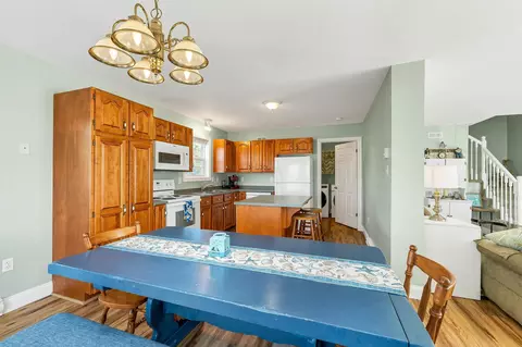 Dining - 5 Chase St, Hampton, NH 03842 photo 2 of 4