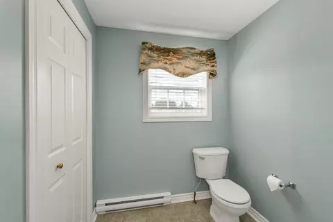 Bath - 5 Chase St, Hampton, NH 03842 photo 3 of 3