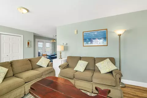 Living - 5 Chase St, Hampton, NH 03842 photo 3 of 4