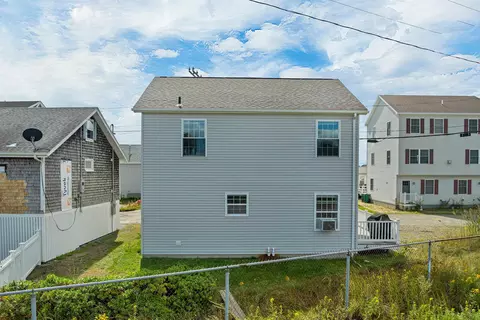 Exterior - 5 Chase St, Hampton, NH 03842 photo 3 of 4