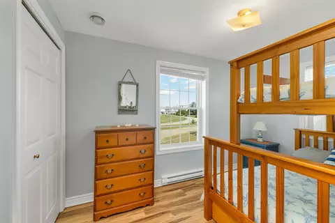 Bedroom - 5 Chase St, Hampton, NH 03842 photo 6 of 8