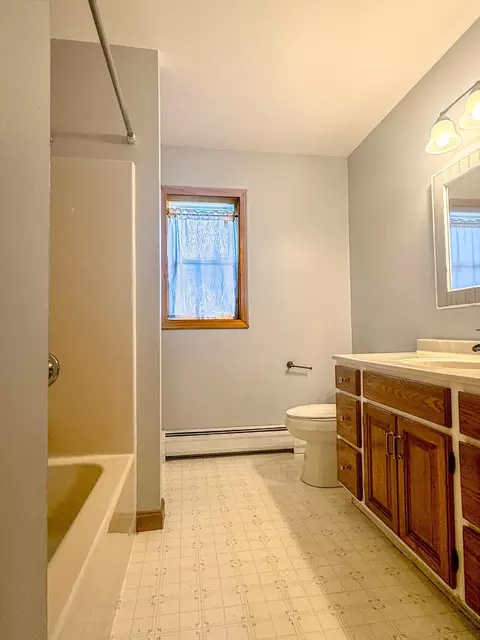 Bath - 315 E Cobble Hill Rd, Orange, VT 05641 photo 2 of 3