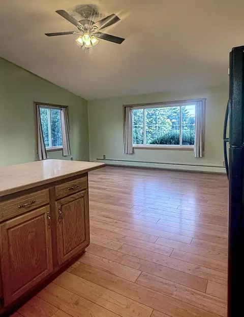 Living - 315 E Cobble Hill Rd, Orange, VT 05641 photo 2 of 3