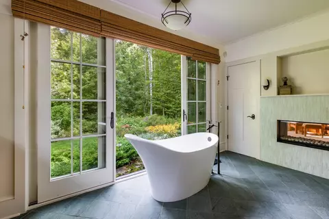 Bath - 422 Shagbark Ln, Williston, VT 05495 photo 1 of 5