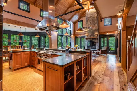 Kitchen - 422 Shagbark Ln, Williston, VT 05495 photo 2 of 8