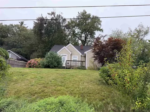 39 Pike St, Nashua, NH 03062