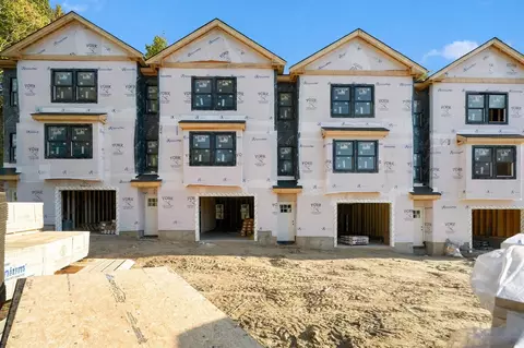 2 York Way #2, Manchester, NH 03103