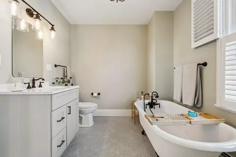 Bath - 45 Post Rd, North Hampton, NH 03862 photo 1 of 3