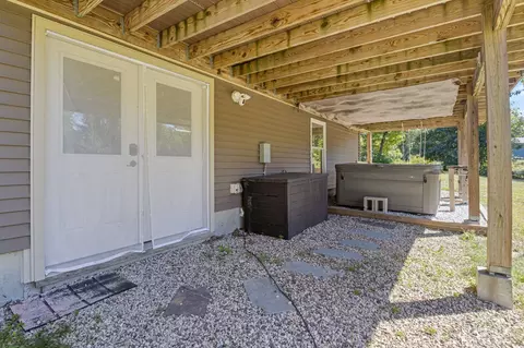 Exterior - 10 Stone Ln, Berwick, ME 03901 photo 8 of 15