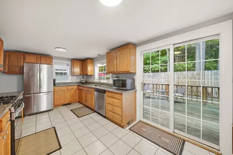 Kitchen - 18 Maple Ave, Hudson, NH 03051 photo 1 of 5