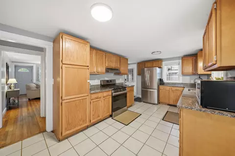 Kitchen - 18 Maple Ave, Hudson, NH 03051 photo 2 of 5