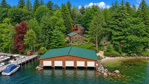86 Smith Point Rd, Alton, NH 03810