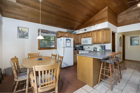 Dining - 120 Rustic Dr, Killington, VT 05751 photo 1 of 2