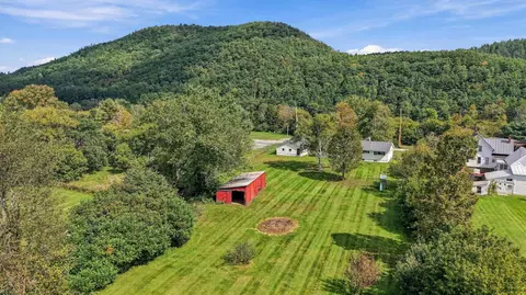 596 S Windsor St, Royalton, VT 05068