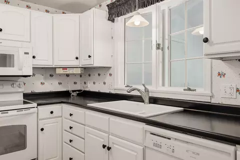 Kitchen - 15 Pine Grove Rd, Exeter, NH 03833 photo 2 of 3
