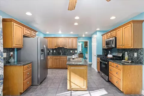 Kitchen - 6 Dunnmoore Dr, Bow, NH 03304 photo 1 of 5