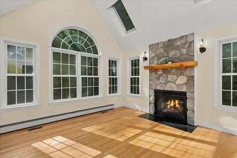 Living - 6 Dunnmoore Dr, Bow, NH 03304 photo 8 of 10