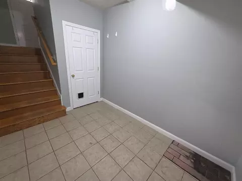 Entry Way - 6 North Rd # B, Deerfield, NH 03037 photo 5 of 6