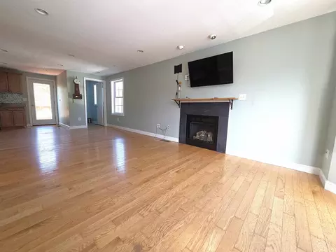Living - 6 North Rd # B, Deerfield, NH 03037 photo 4 of 7