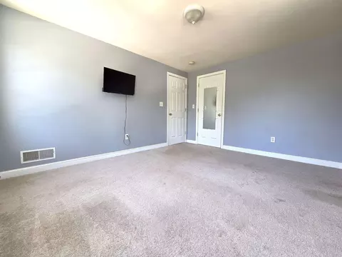 Bedroom - 6 North Rd # B, Deerfield, NH 03037 photo 3 of 6