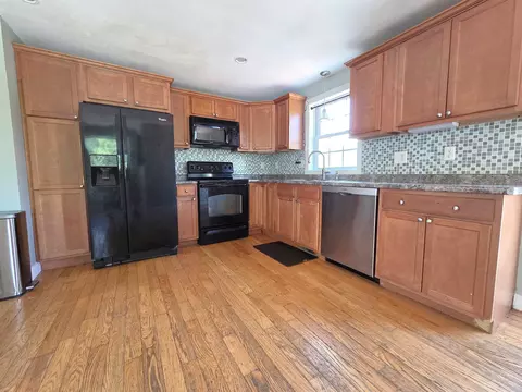 Kitchen - 6 North Rd # B, Deerfield, NH 03037 photo 2 of 2