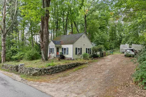Exterior - 84 N Line Rd, Wolfeboro, NH 03894 photo 5 of 17
