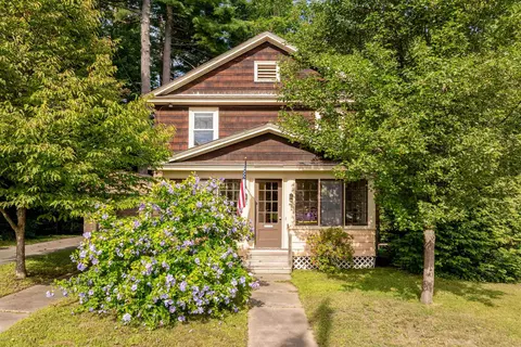 16 Bay St, Claremont, NH 03743